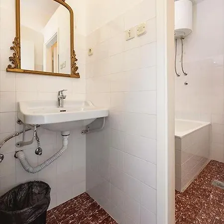 Irena Apartment *