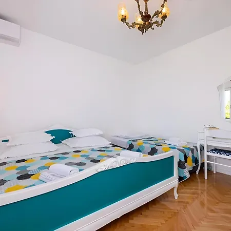 Irena Apartment *